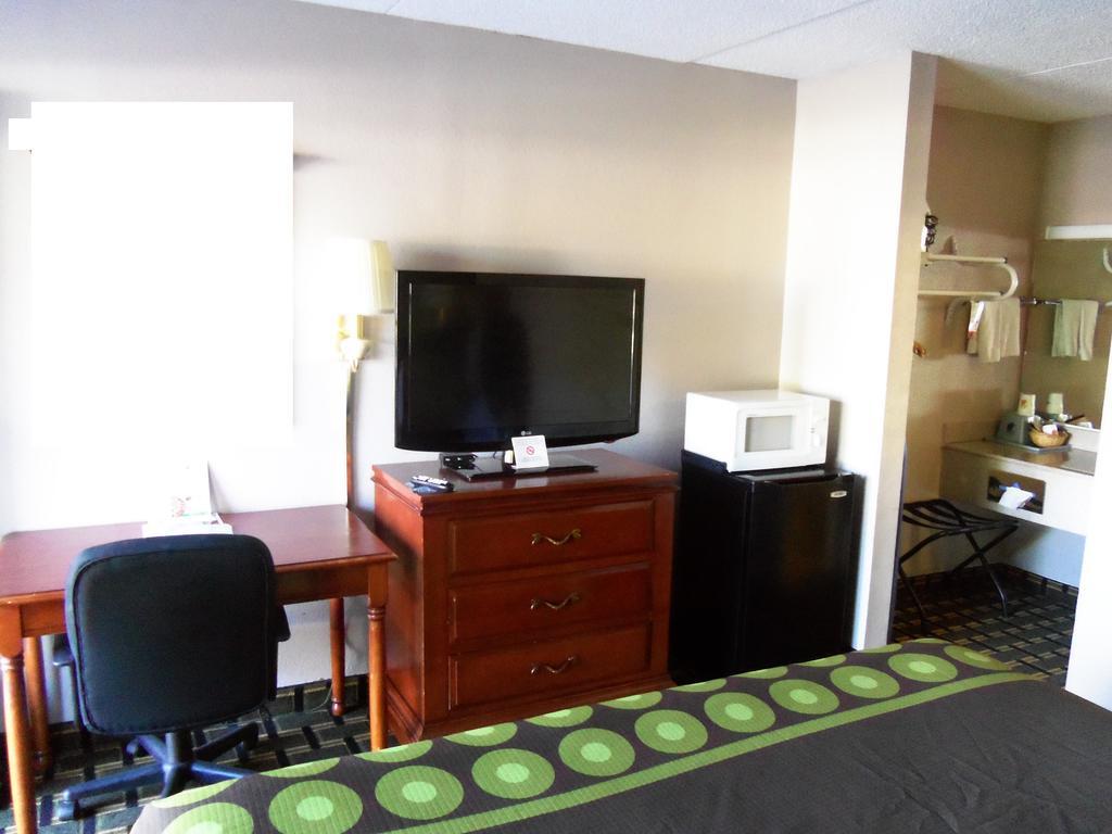 Super 8 By Wyndham Knoxville West/Farragut Room photo